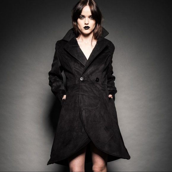 Black Vintage Look Button Waist Winter Coat - Picture 1 of 2